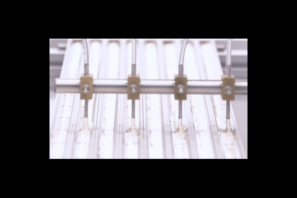 What are the product characteristics of transparent silicone potting? What is the use process?